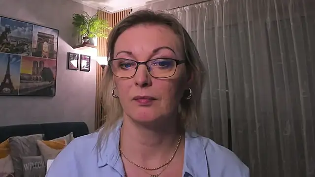 vanessa chat online show from February 2025 05:18:02 PM