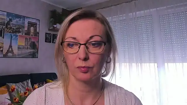 vanessa chat online show from March 2025 02:23:01 PM