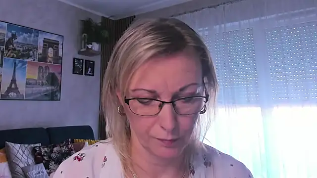 vanessa chat online show from March 2025 02:17:01 PM