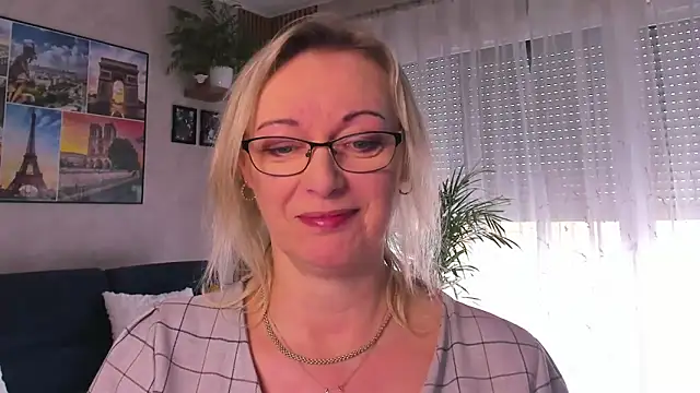 vanessa chat online show from April 2026 01:38:02 PM