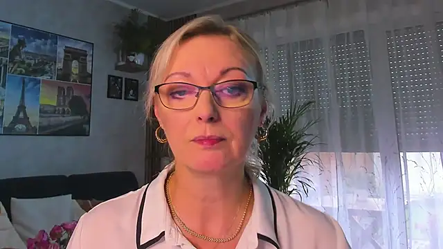vanessa chat online show from October 2025 01:56:01 PM