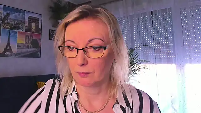 vanessa chat online show from March 2026 02:13:01 PM