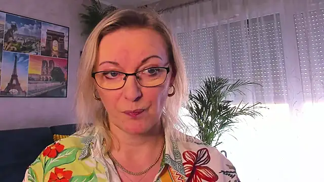 vanessa chat online show from March 2026 02:18:01 PM