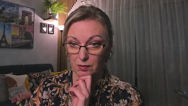 vanessa chat online show from March 2025 02:17:01 PM