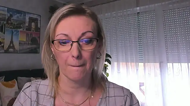 vanessa chat online show from February 2025 02:27:02 PM
