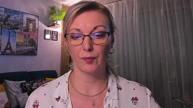 vanessa chat online show from March 2025 08:48:02 PM
