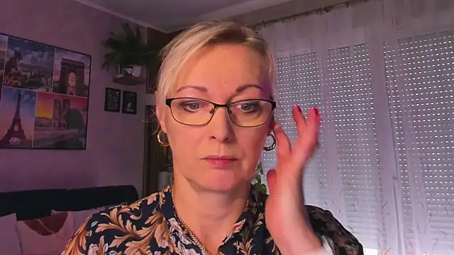 vanessa chat online show from September 2025 01:34:02 PM