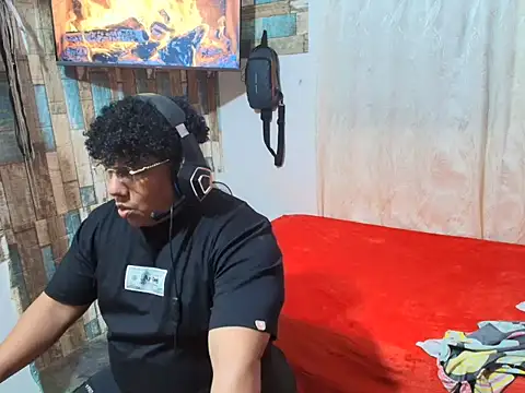 Snapshot of Malo666howard chatting on February 2026 04:32:01 AM Malo666howard online show from February 2026 04:32:01 AM