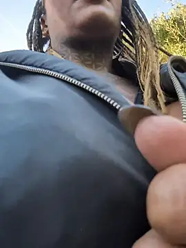 DarkDea online show from November 2025 02:00:01 PM