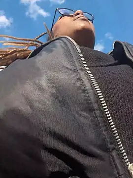 DarkDea online show from December 2025 01:02:02 PM