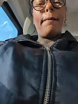 DarkDea online show from November 2025 01:23:02 PM