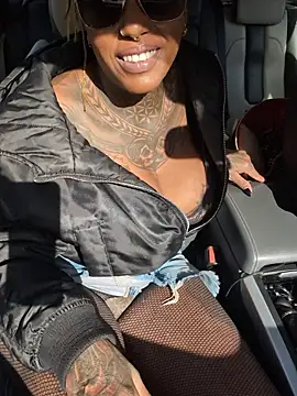 DarkDea online show from November 2025 12:20:01 PM