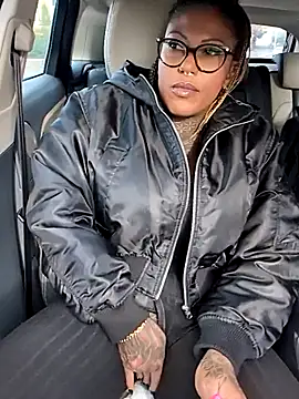 DarkDea online show from November 2025 01:47:01 PM