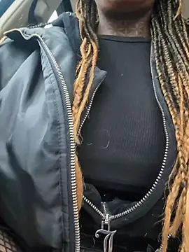 DarkDea online show from November 2025 02:10:02 PM