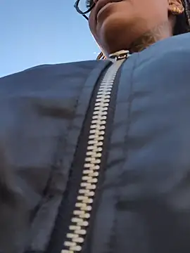 DarkDea online show from November 2025 01:45:02 PM