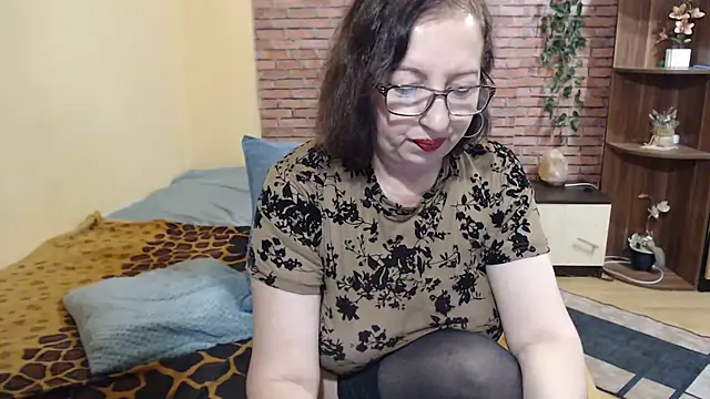 EvelyneFlirtyMilf online show from July 2026 04:24:01 AM