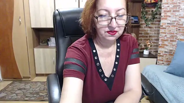 EvelyneFlirtyMilf online show from April 2026 05:03:01 AM