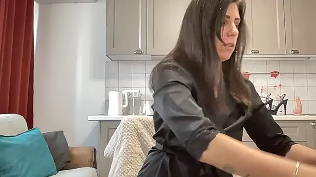 HotyWinter online show from November 2025 10:20:01 AM