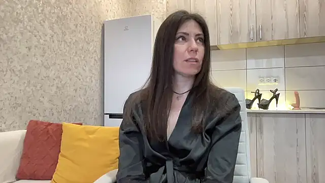 HotyWinter online show from May 2026 05:10:02 AM
