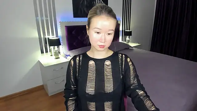 Snapshot of PollyOcean chatting on October 2025 09:50:01 AM PollyOcean online show from October 2025 09:50:01 AM