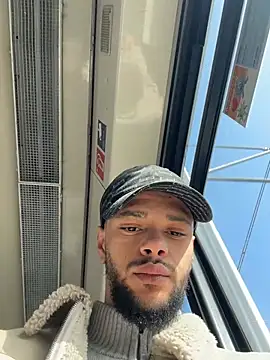 Lionayowe online show from March 2026 10:07:01 AM