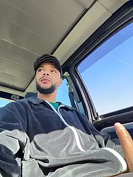 Lionayowe online show from April 2026 12:29:01 PM