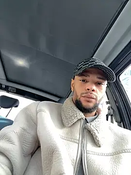 Lionayowe online show from November 2025 11:35:02 AM