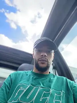 Lionayowe online show from April 2026 02:00:01 PM