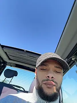 Lionayowe online show from April 2026 12:56:01 PM