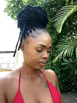 LuciousLips96 online show from October 2025 10:28:01 AM