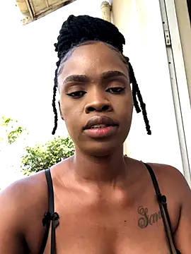 LuciousLips96 online show from October 2025 01:11:01 PM