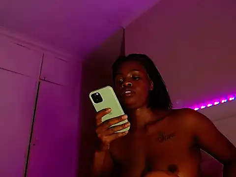 LuciousLips96 online show from May 2026 04:04:02 PM