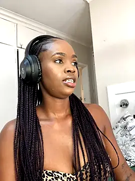 LuciousLips96 online show from September 2025 09:37:01 AM