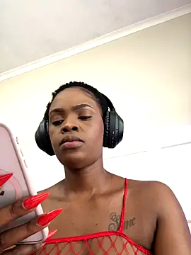 LuciousLips96 online show from December 2025 12:15:01 PM