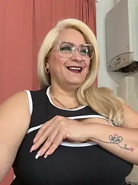 Snapshot of x_elena_x chatting on March 2026 10:00:02 AM x elena x online show from March 2026 10:00:02 AM