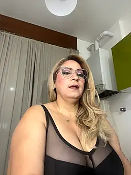 Snapshot of x_elena_x chatting on October 2025 06:34:01 AM x elena x online show from October 2025 06:34:01 AM