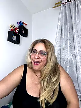 Snapshot of x_elena_x chatting on December 2025 08:04:02 PM x elena x online show from December 2025 08:04:02 PM