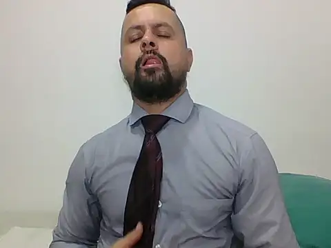 Snapshot of TRIISTAN_KING10 chatting on December 2024 08:02:02 PM TRIISTAN KING10 online show from December 2024 08:02:02 PM