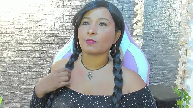 paola ih online show from May 2026 08:01:02 PM