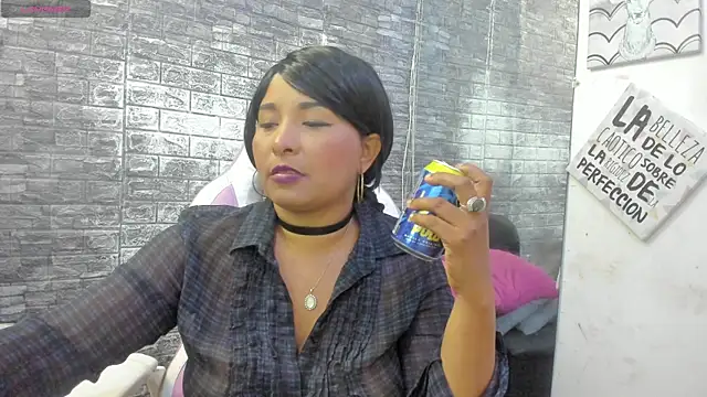 paola ih online show from June 2026 09:42:02 PM