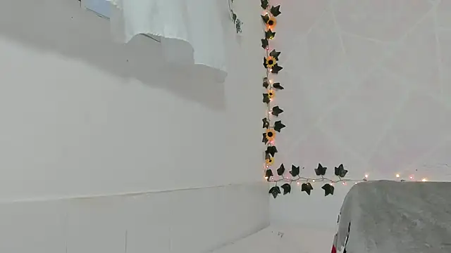 paola ih online show from October 2025 01:12:02 PM