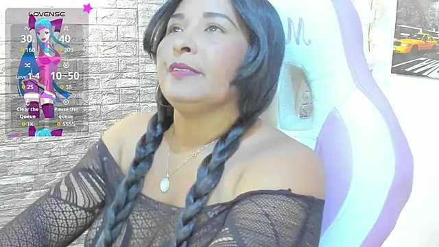 paola ih online show from April 2026 09:43:01 PM