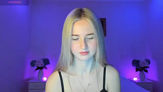 AnnaCarrera online show from March 2025 08:00:02 PM
