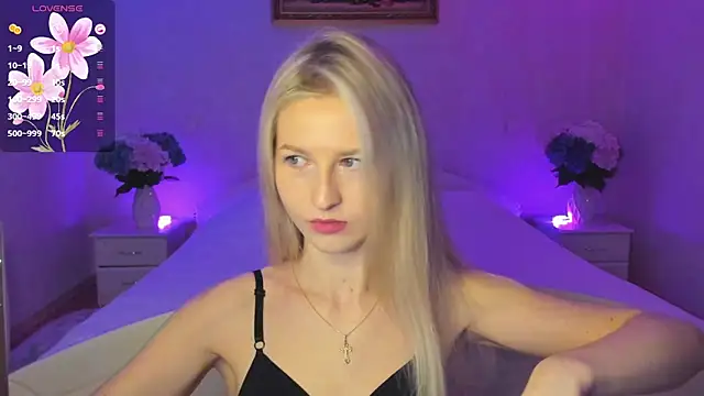 AnnaCarrera online show from November 2025 07:28:01 PM