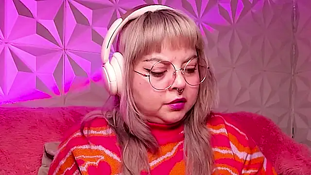 Snapshot of Satyn_doll chatting on December 2025 11:59:02 PM Satyn doll online show from December 2025 11:59:02 PM