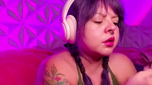 Satyn doll online show from October 2025 04:34:01 AM