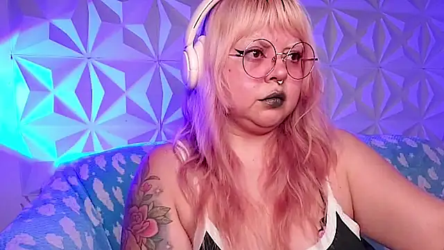 Satyn doll online show from May 2026 11:08:01 PM