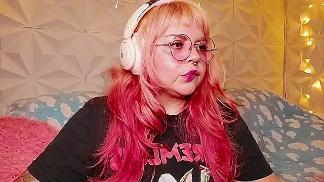Snapshot of Satyn_doll chatting on June 2026 10:43:02 PM Satyn doll online show from June 2026 10:43:02 PM