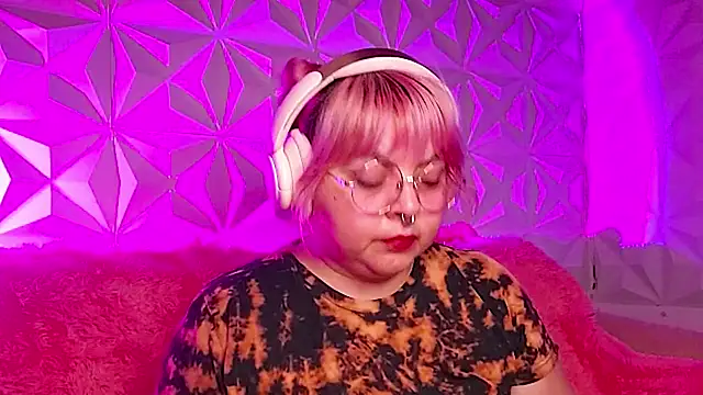 Satyn doll online show from February 2026 10:01:01 PM