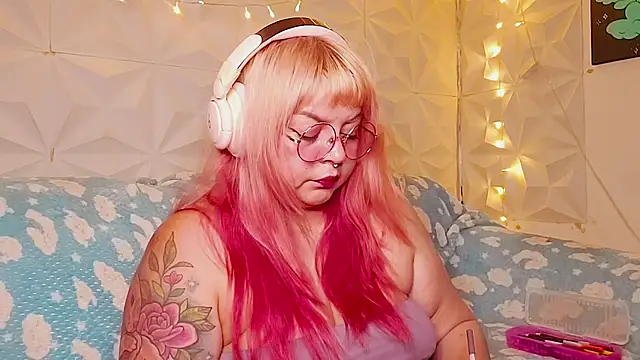Snapshot of Satyn_doll chatting on June 2026 01:05:02 AM Satyn doll online show from June 2026 01:05:02 AM
